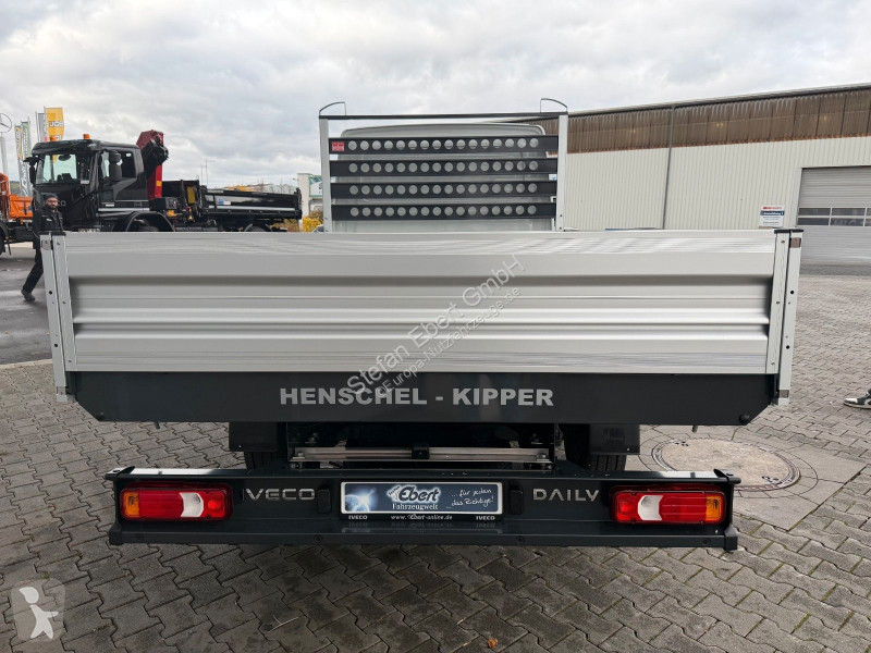 Véhicule utilitaire Iveco 35S14...
