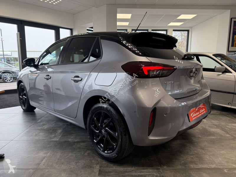 Véhicule utilitaire Opel CORSA / A PARTIR DE...