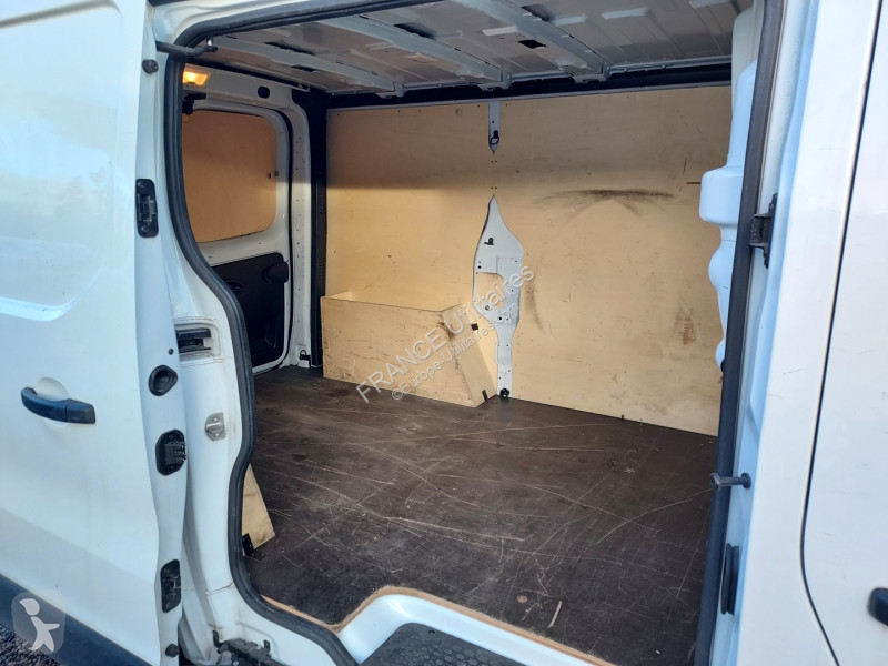 Véhicule utilitaire Renault TRAFIC III FG L1H1...