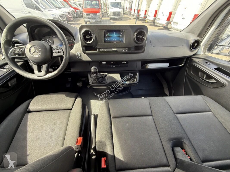 عربة نفعية Mercedes