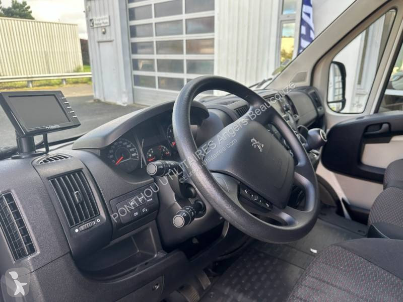 Véhicule utilitaire Peugeot