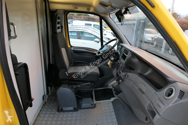 Véhicule utilitaire Iveco Daily 35 S11 C30C...