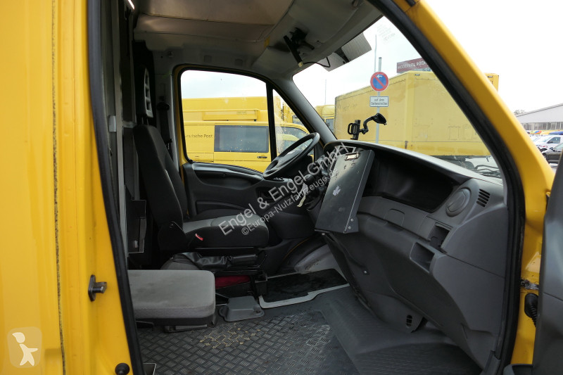 Véhicule utilitaire Iveco Daily 35 S11 C30C...