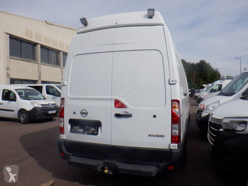 Véhicule utilitaire Nissan FG 3T5 RJ L4H3 2.3...