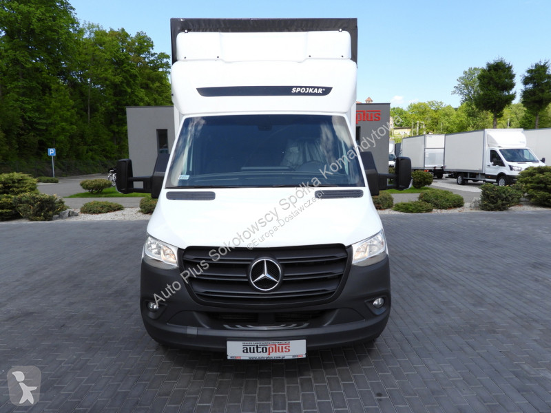 عربة نفعية Mercedes 230 LF