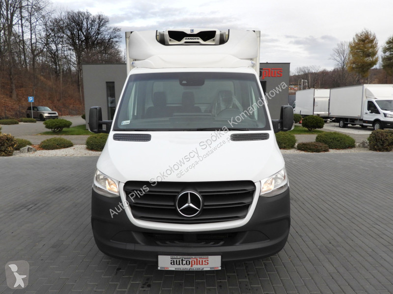 Samochód dostawczy Mercedes 23ASTER