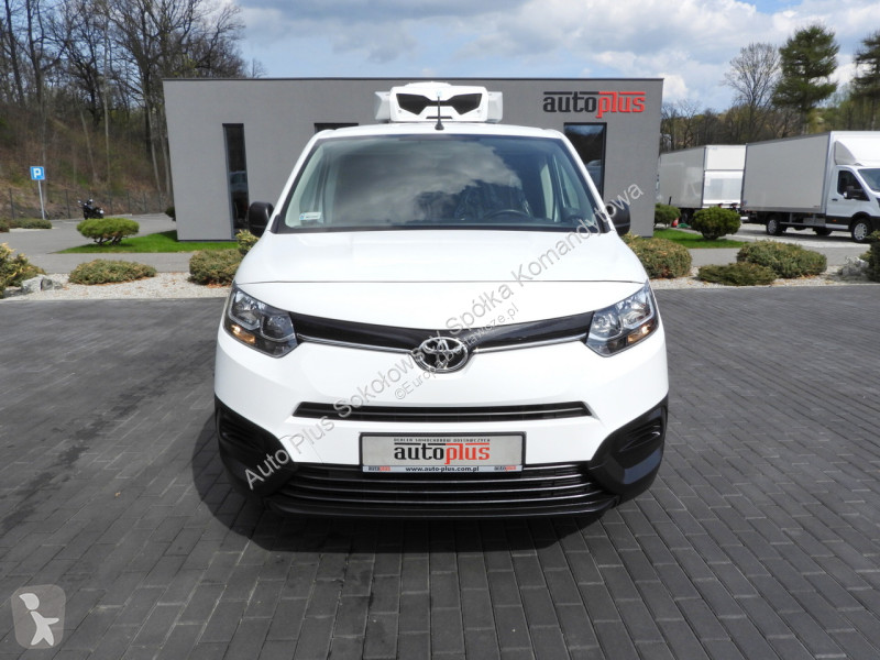 عربة نفعية Toyota CITY