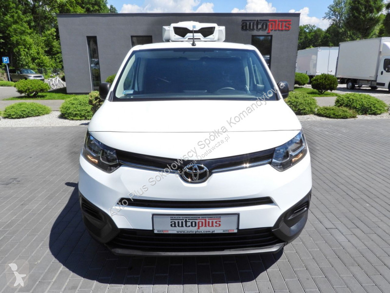 عربة نفعية Toyota CITY