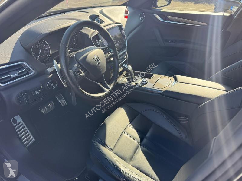 Furgoneta Maserati 330 CV MHEV IBRIDA