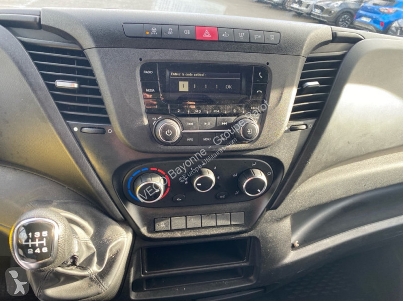 عربة نفعية Iveco 35C16H3.0 empattement 4100