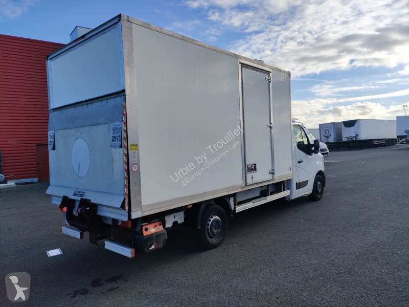 عربة نفعية Renault 20M3 145 CV FOURGON HAYON 3.5T