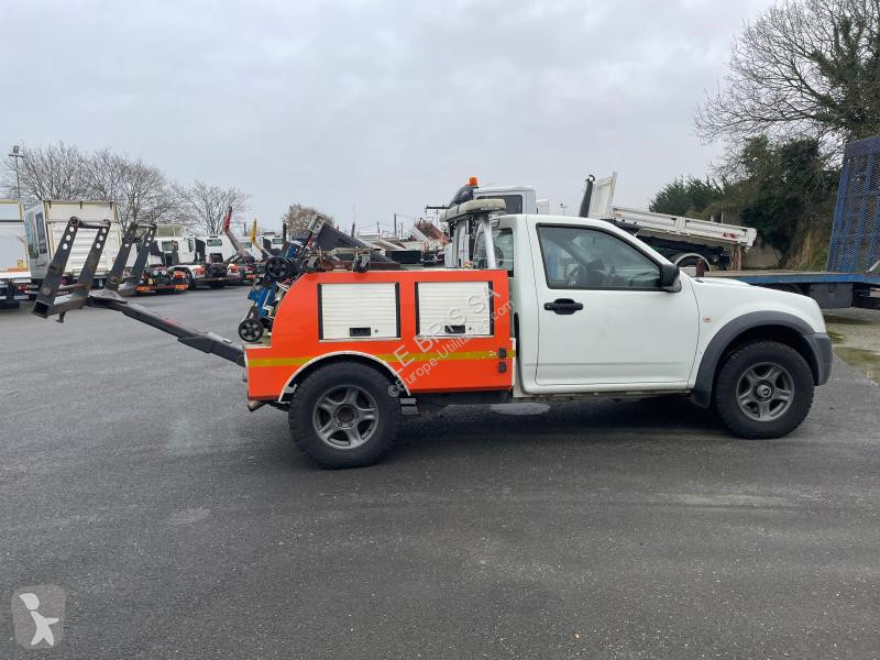 Véhicule utilitaire Isuzu PATROUILLEUR D-MAX...