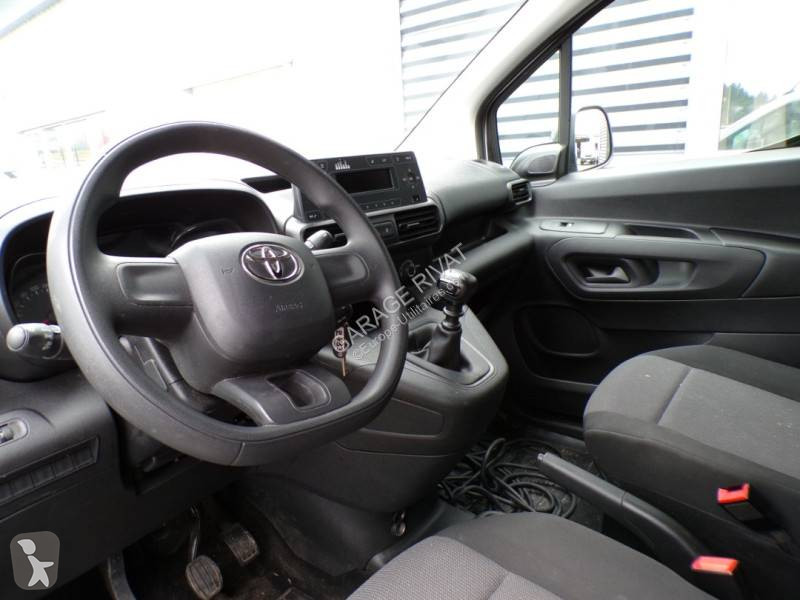 Véhicule utilitaire Toyota