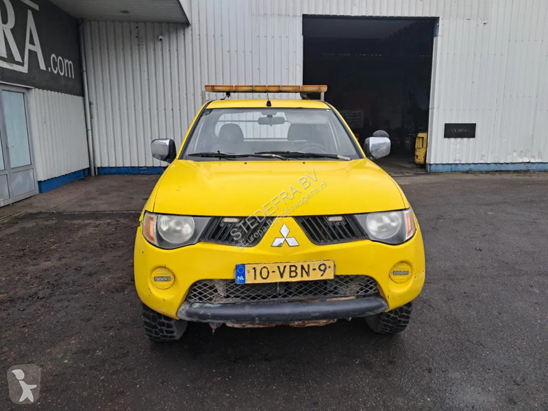 عربة نفعية Mitsubishi 4x4 , 2.5 Di-D , Club cab