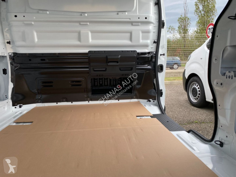 Véhicule utilitaire Renault L2H1 3T BLUE DCI...