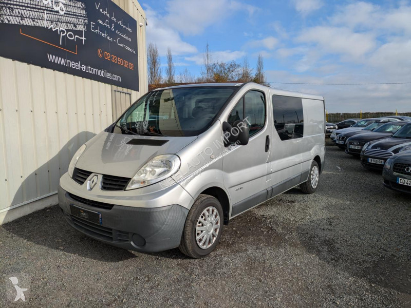 Véhicule utilitaire Renault TRAFIC II L2H1...