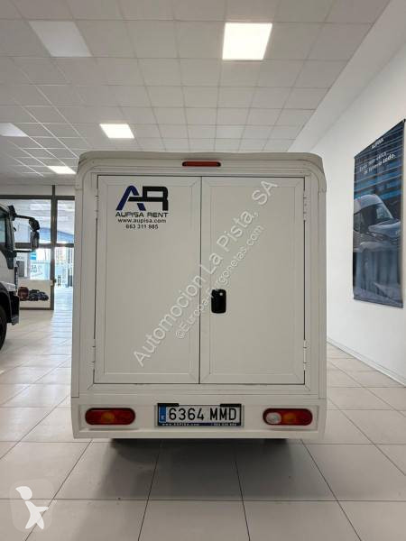Véhicule utilitaire Piaggio NP6
