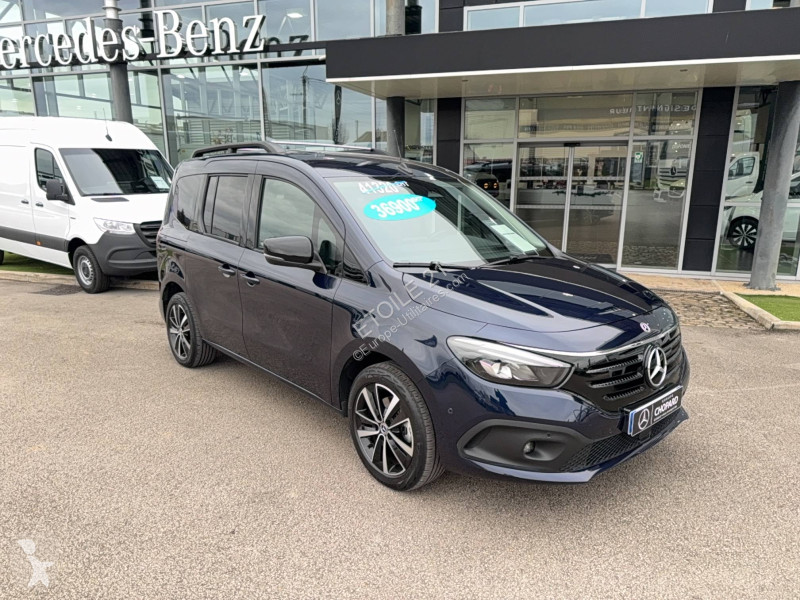 عربة نفعية Mercedes EQT 200