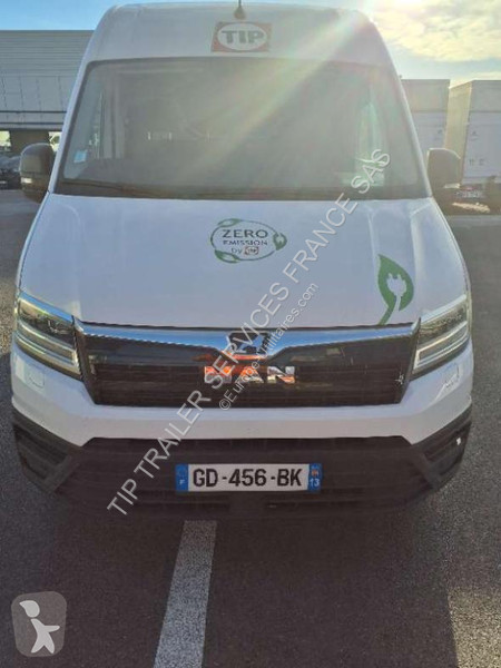 عربة نفعية MAN  Vehicle Light 4x2 - e Van standard