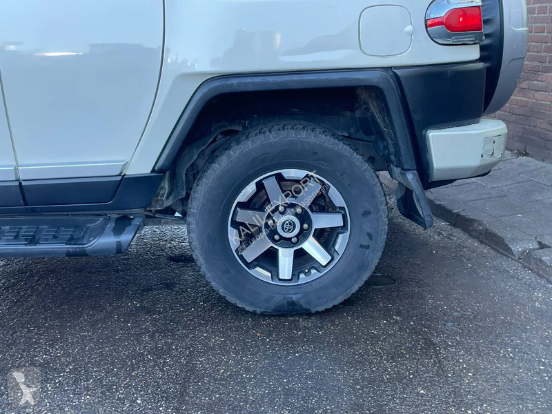 عربة نفعية Toyota 4.0 V6 Airconditioning 4x4...