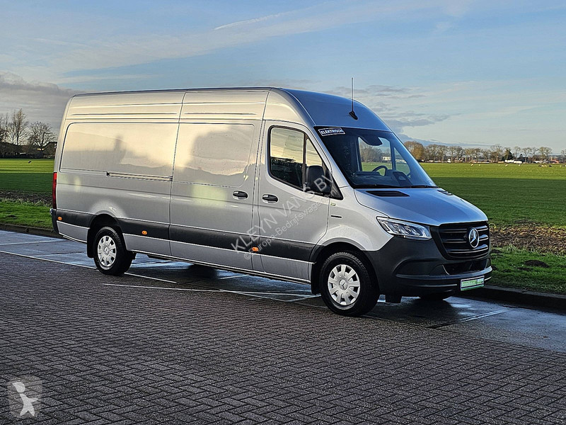Véhicule utilitaire Mercedes 320 L3H2 300KmWLTP