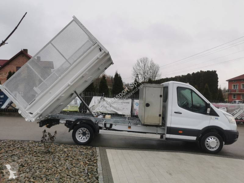 Véhicule utilitaire Ford