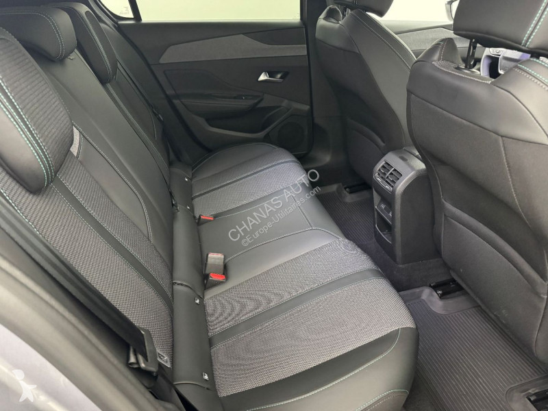 عربة نفعية Peugeot 1.5 BlueHDi 130 Allure EAT8