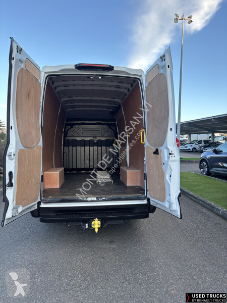 عربة نفعية Iveco