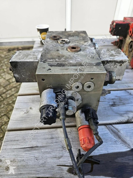 Furgoneta  Control valve 02 Electrically...