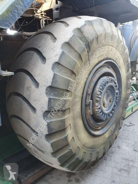 Véhicule utilitaire Michelin 29.5 R29 Michelin...