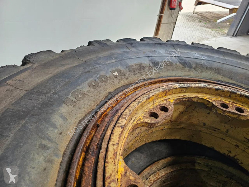 Furgoneta Michelin 18.00 R33