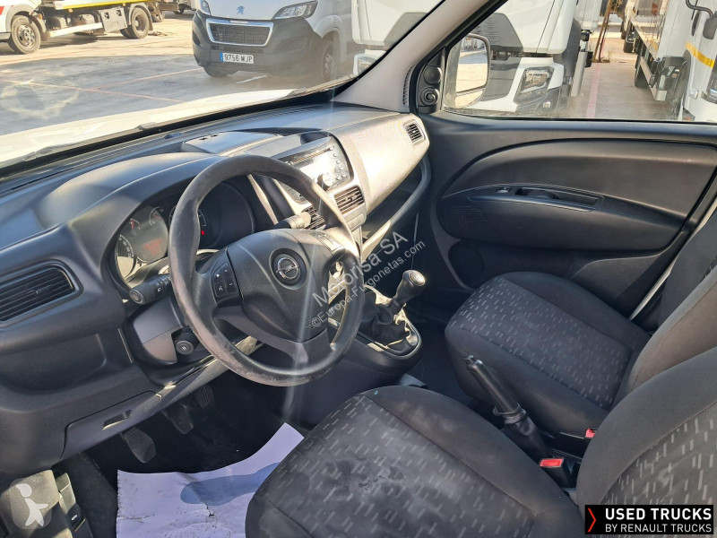 عربة نفعية Opel