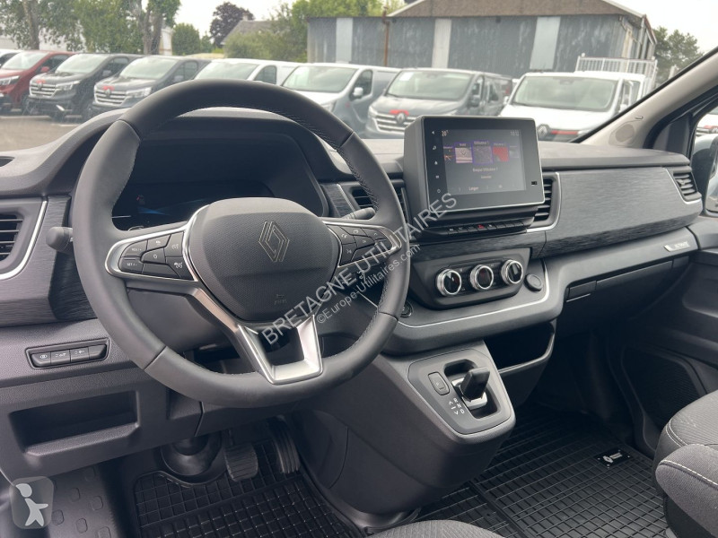 Véhicule utilitaire Renault TRAFIC III FG NEUF:...