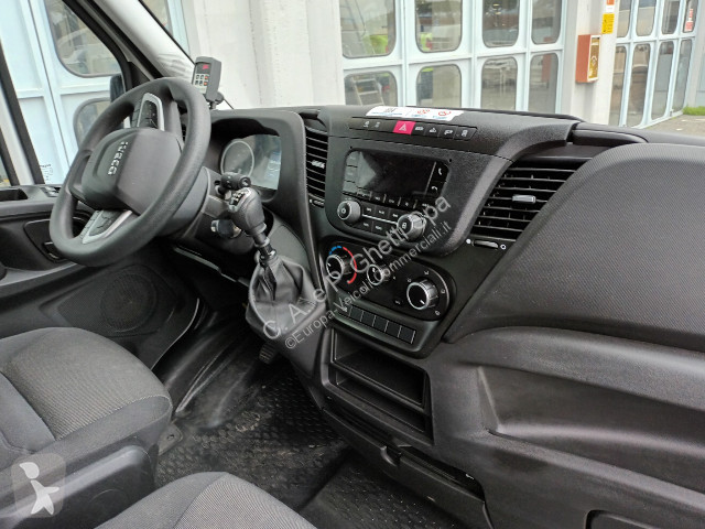 Samochód dostawczy Iveco Daily 35C16