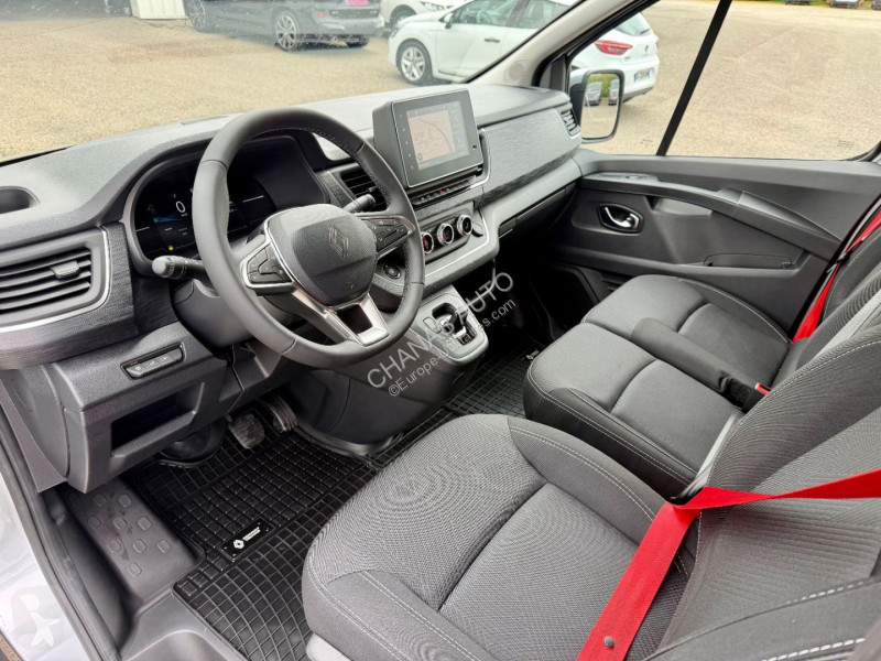 Véhicule utilitaire Renault BLUE DCI 170 BVA9...