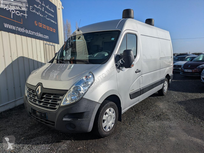 Véhicule utilitaire Renault MASTER III L2H2 2.3...