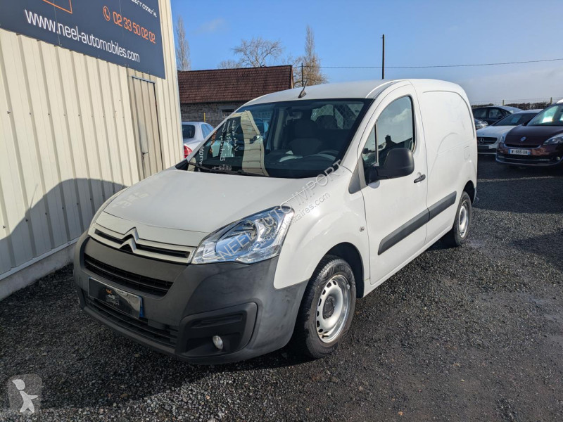 Véhicule utilitaire Citroën BERLINGO II 1.6...