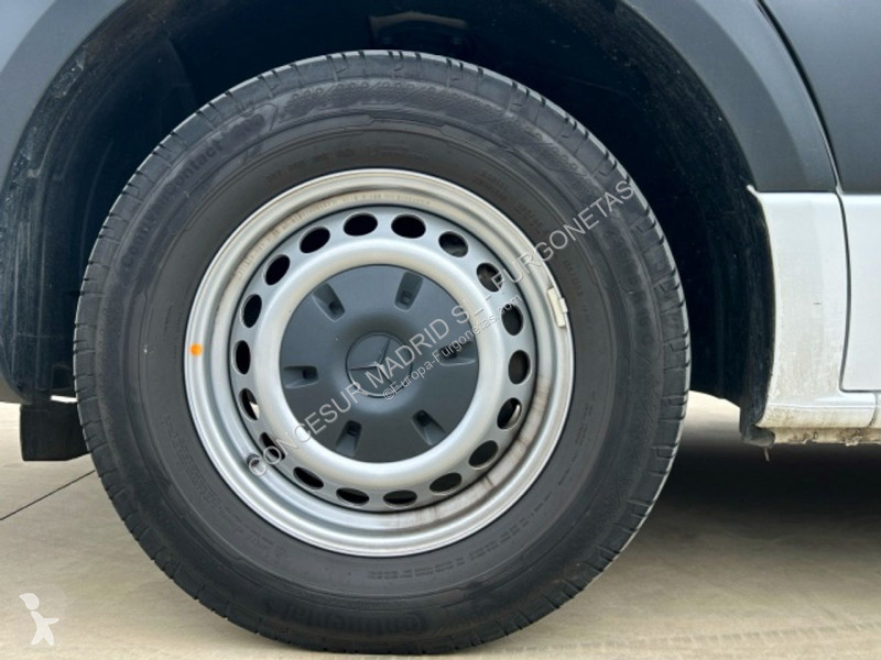 عربة نفعية Mercedes 311 CDI FURGON MEDIO