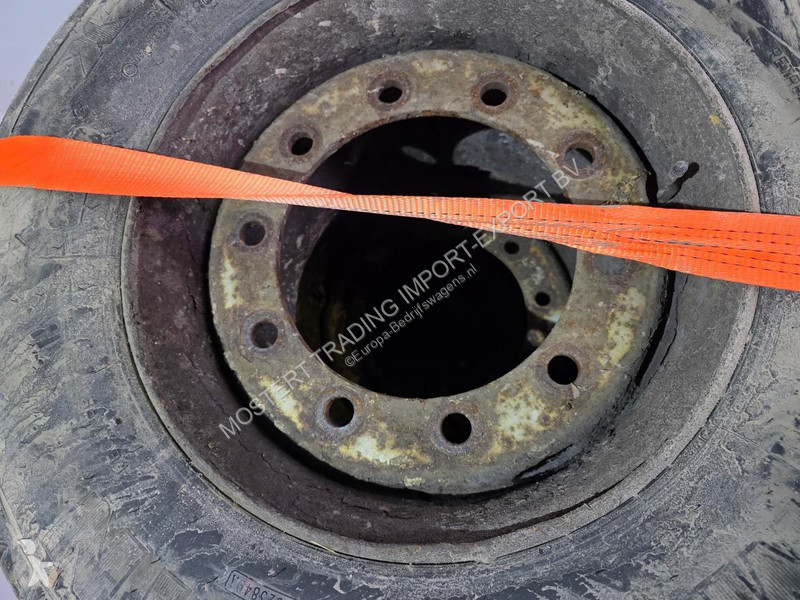 Samochód dostawczy Michelin 445/45 R19.5...