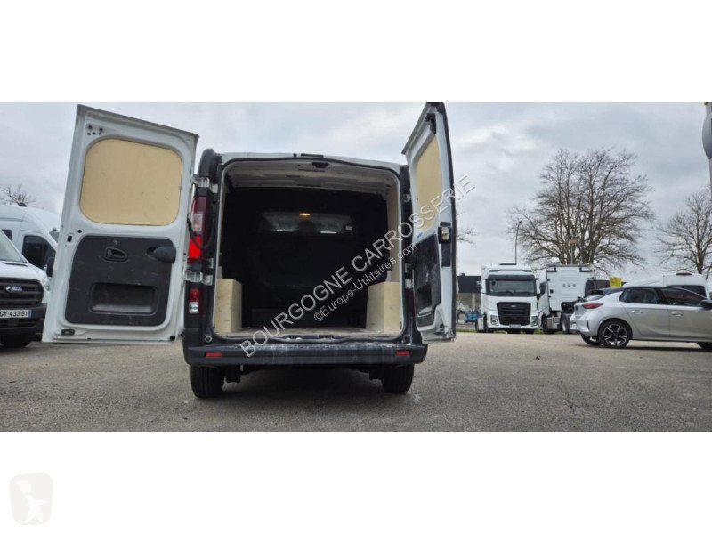 Véhicule utilitaire Renault TRAFIC L1H1 3000 Kg...