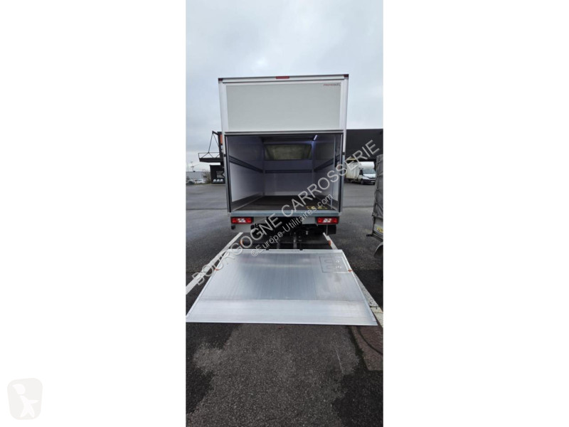 Véhicule utilitaire Ford TRANSIT 350 L4 2.0...