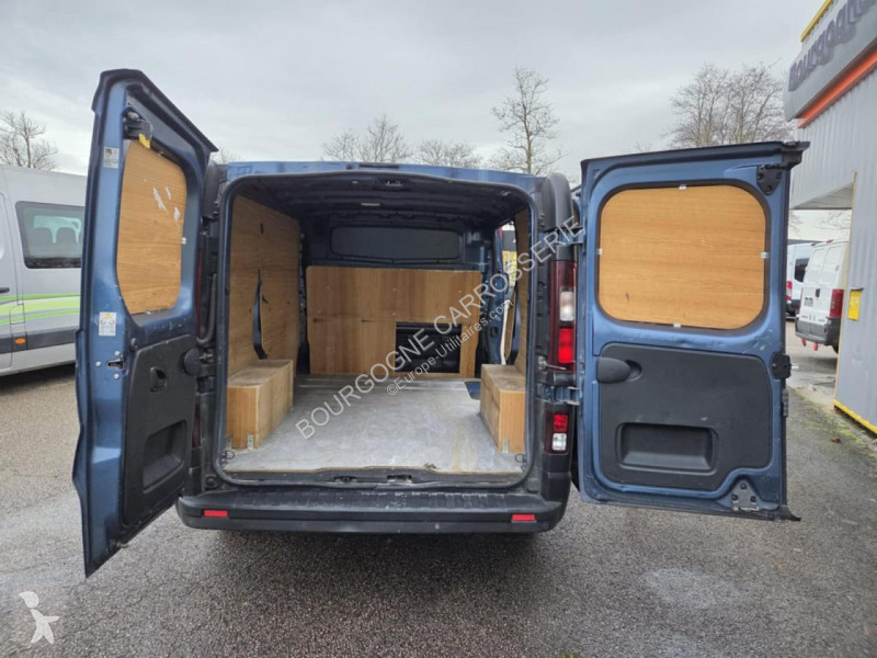 Véhicule utilitaire Renault TRAFIC L1H1 1000 Kg...