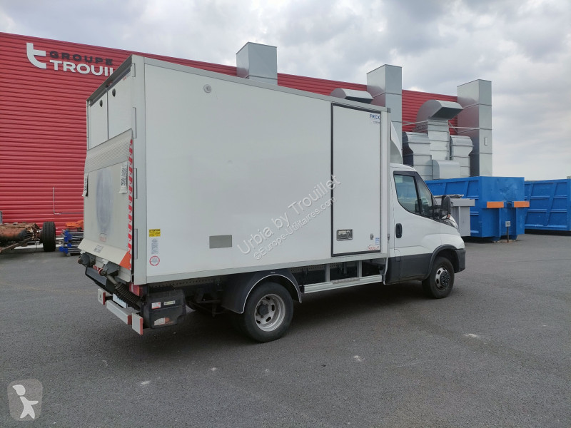 Véhicule utilitaire Iveco FRIGO 12M3 160 CV...