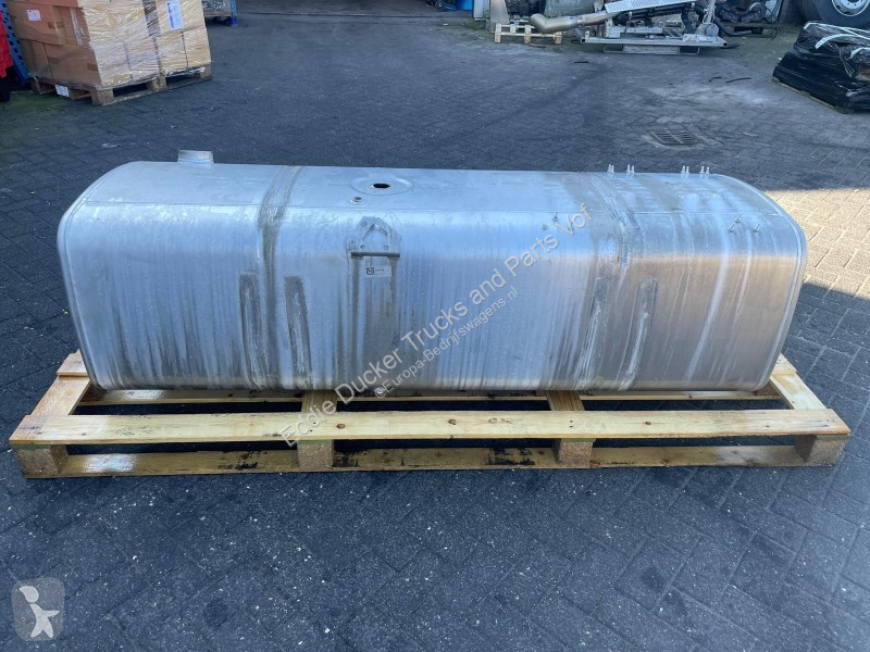 عربة نفعية DAF 2198105 BRANDSTOFTANK 690 LTR...