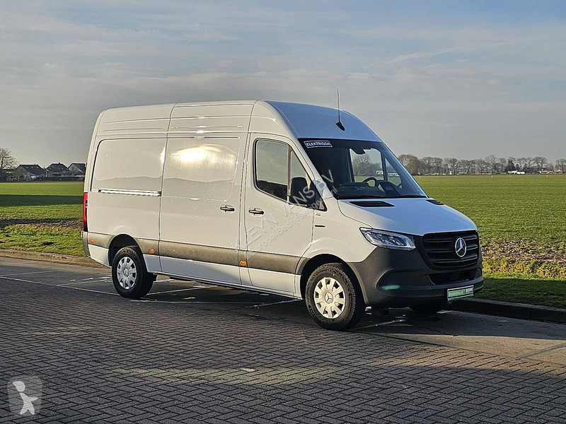 عربة نفعية Mercedes 81kWh 300KmWLTP L2H2