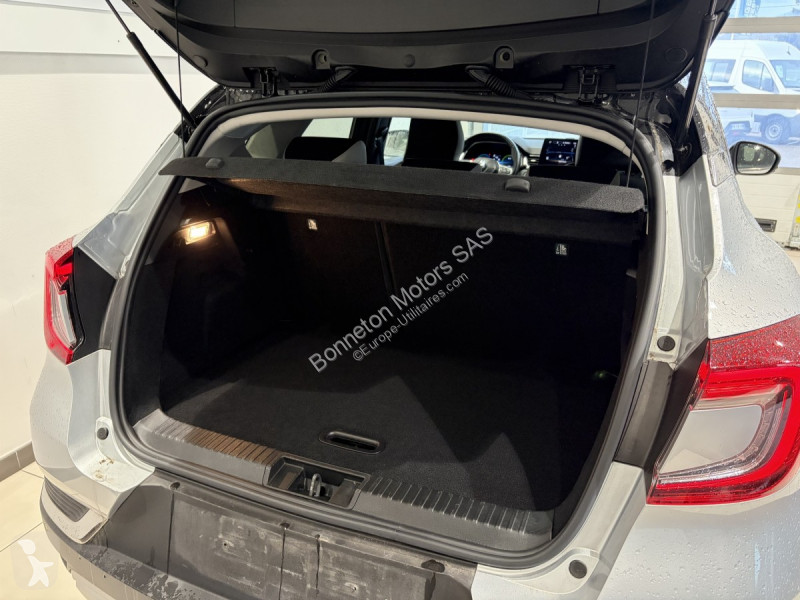 Samochód dostawczy Renault (2) techno E-Tech...