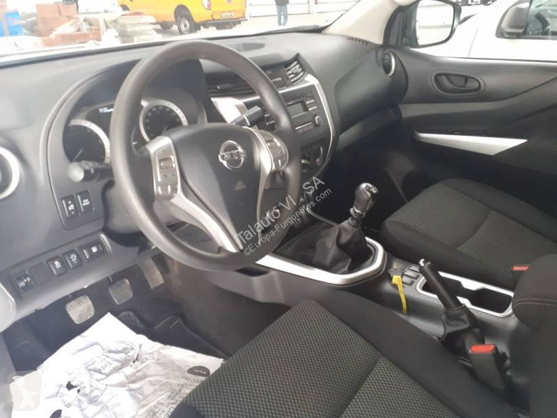 Véhicule utilitaire Nissan