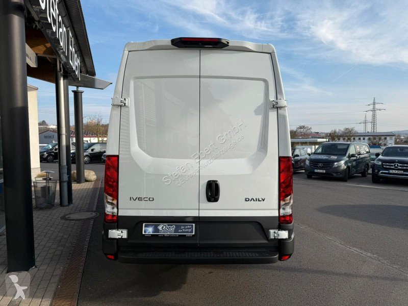 عربة نفعية Iveco 35S16 A8...
