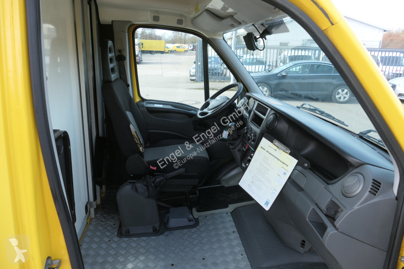Véhicule utilitaire Iveco Daily 35 S11 C30C...