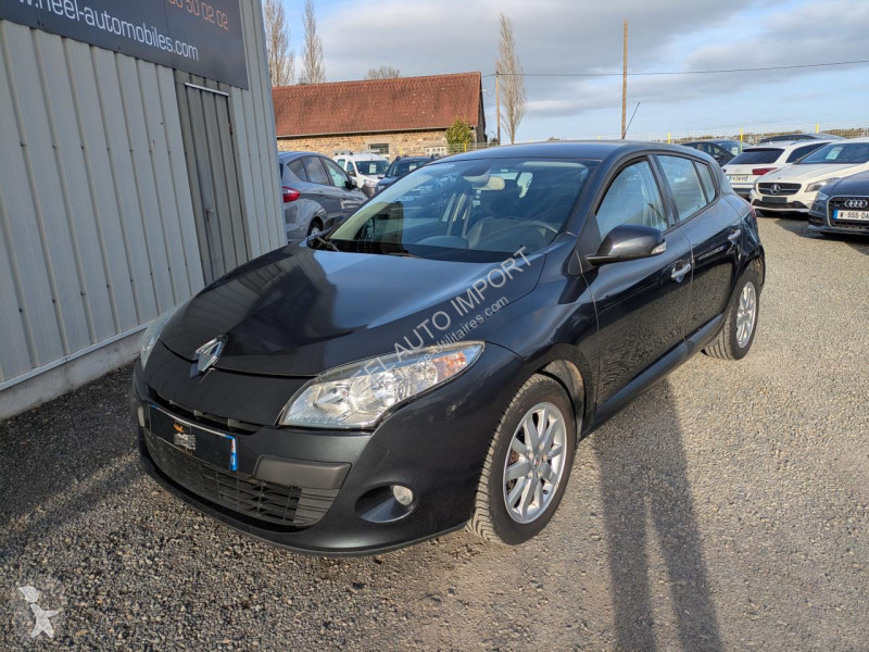 عربة نفعية Renault MEGANE III AUTHENTIQUE 1.6I...
